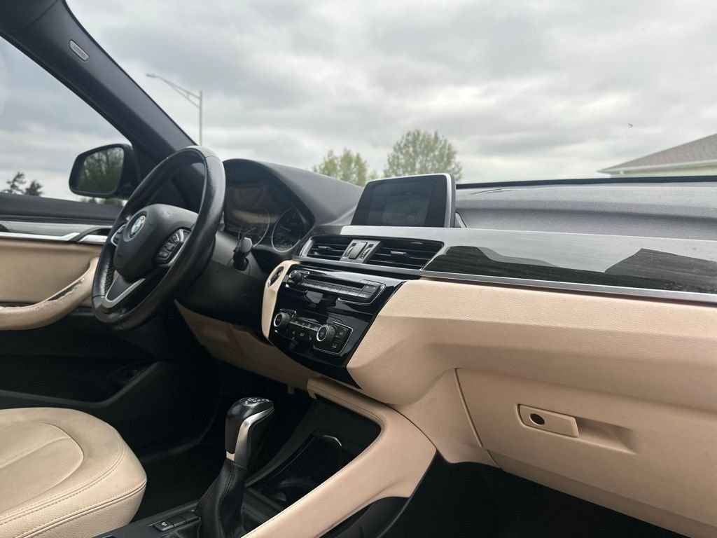 Used 2018 Black Sapphire Metallic BMW xDrive28i image 26