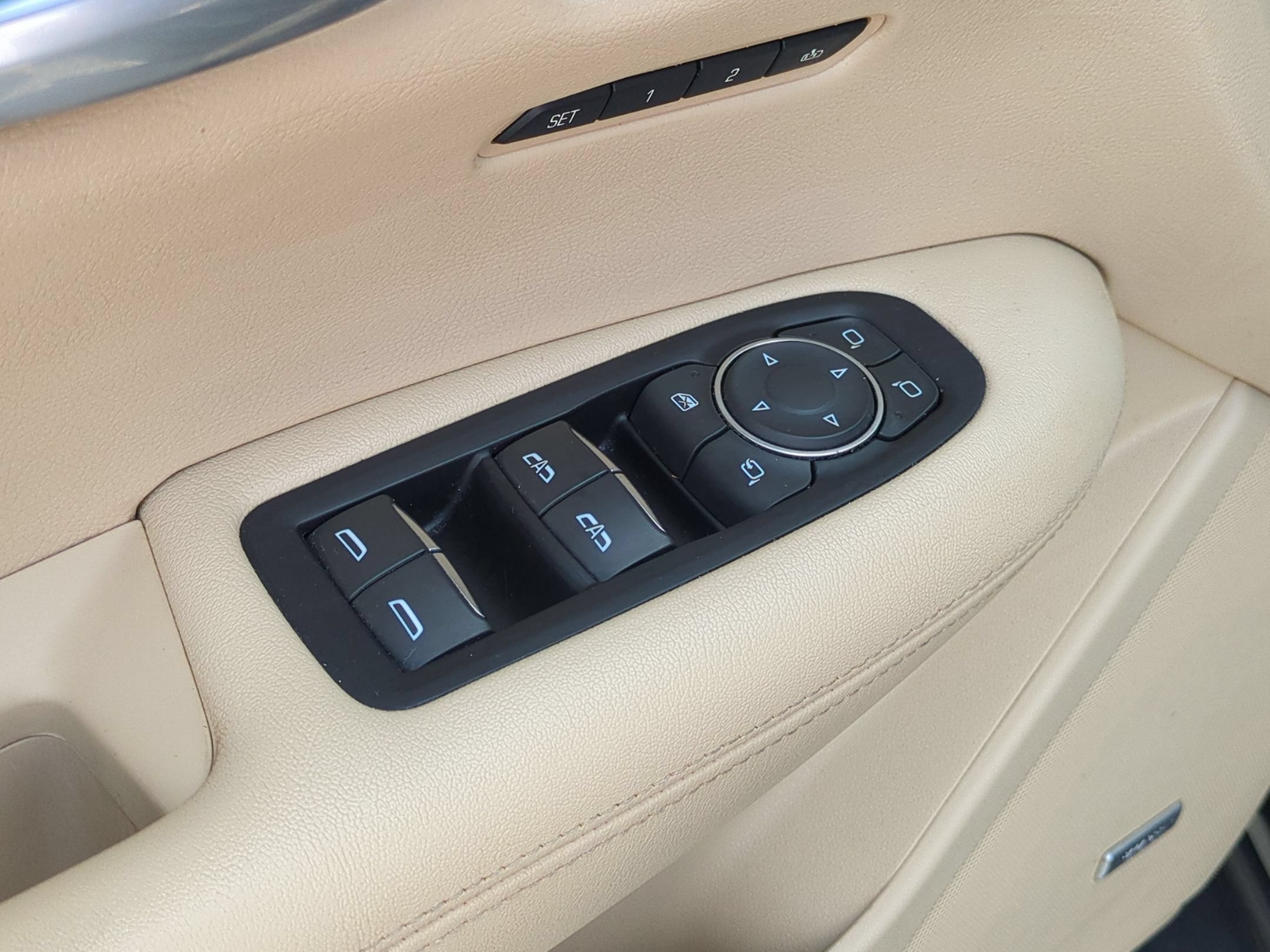 Used 2018 Stellar Black Metallic Cadillac Luxury FWD image 13