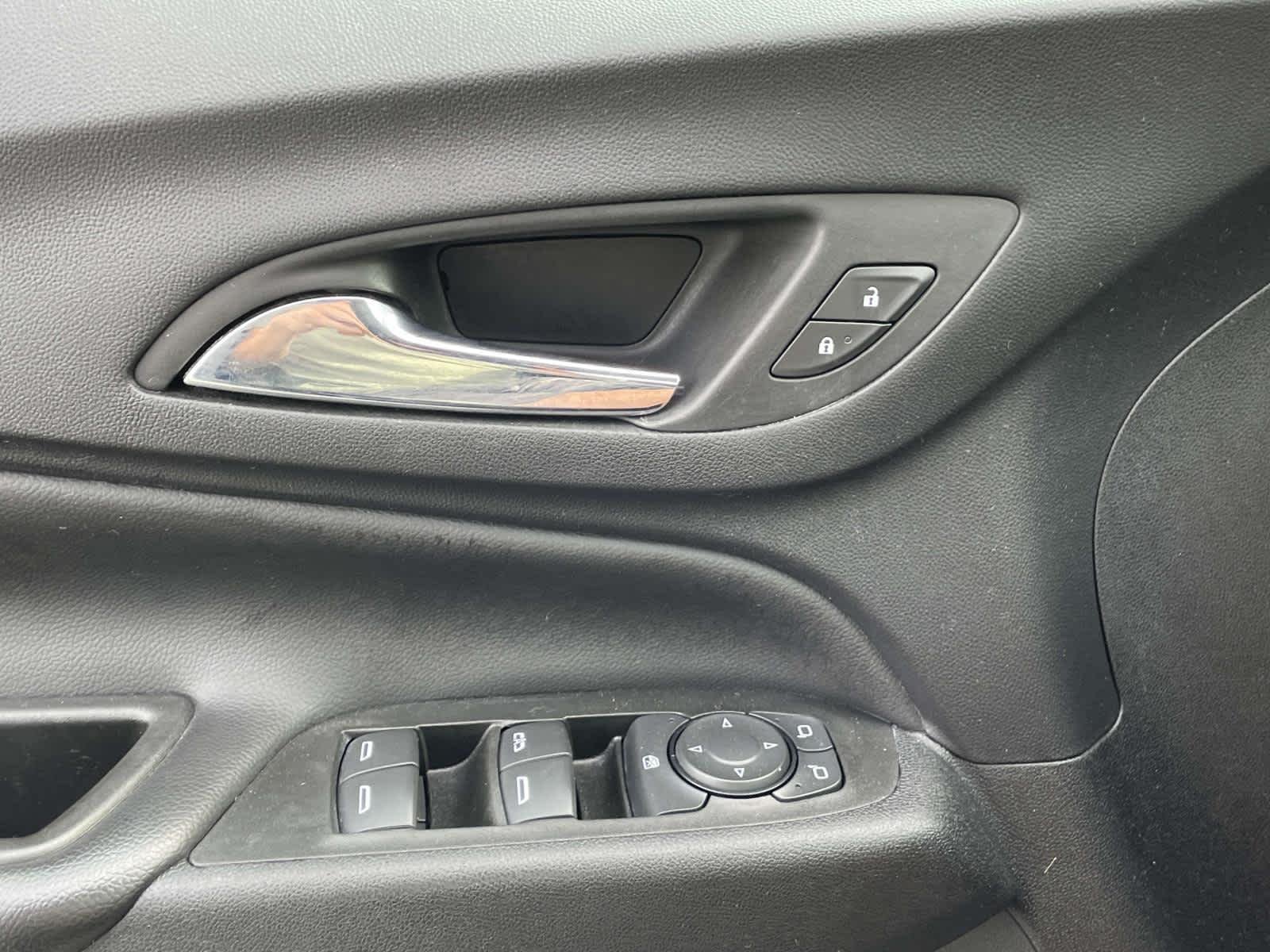 Used 2022 Summit White Chevrolet LT image 28