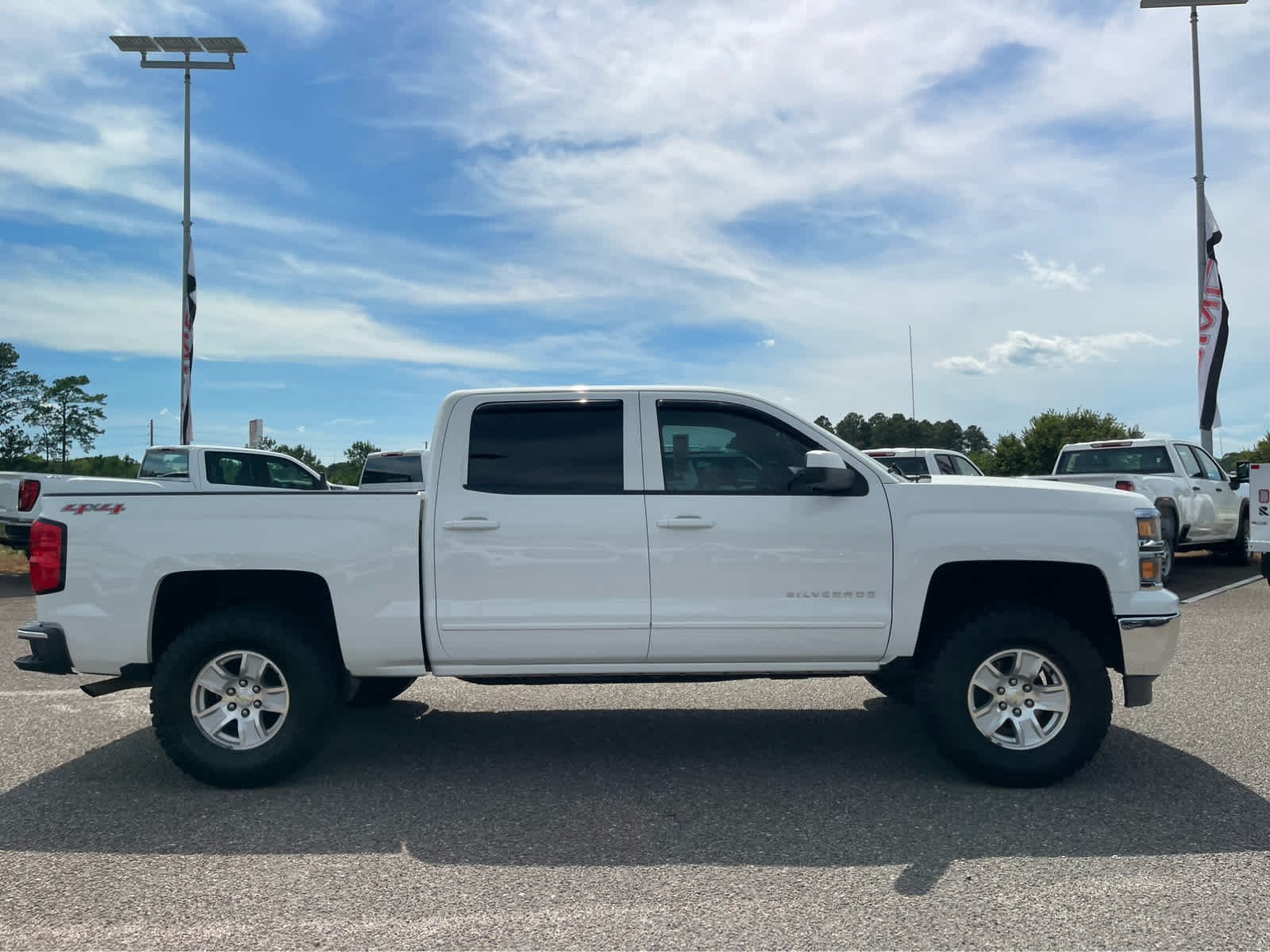 Used 2015 SUMMIT WHITE Chevrolet LT image 7