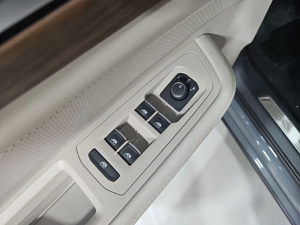 New 2026 Gray Volkswagen 2.0T SE w/Technology image 11