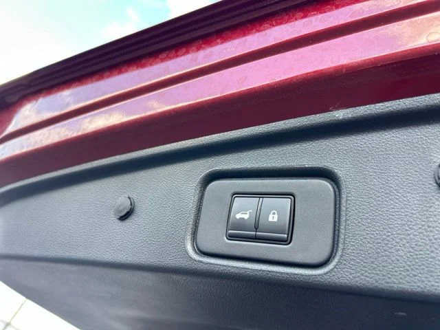 Used 2025 Red Nissan SL image 20