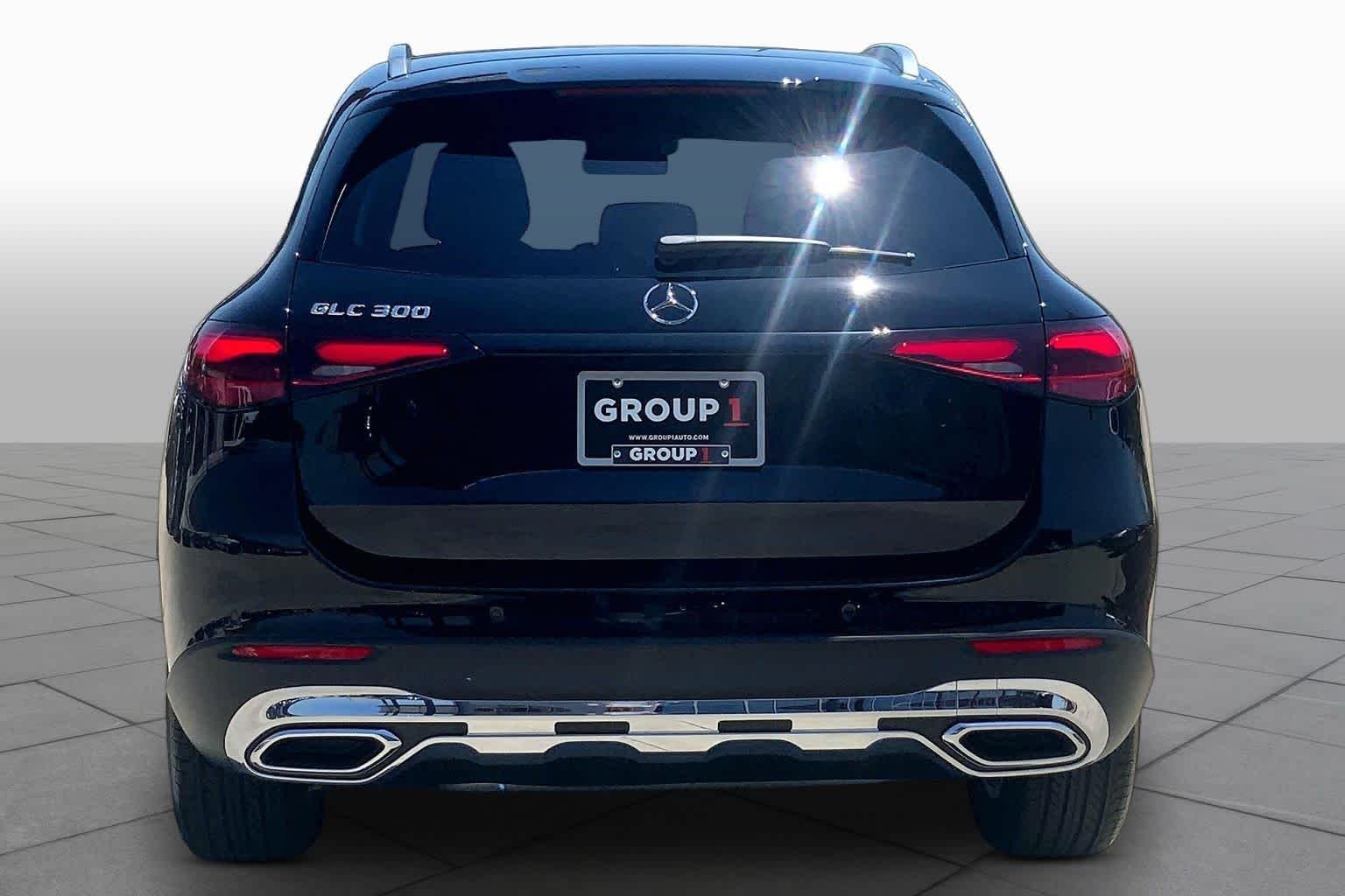 New 2026 Black Mercedes-Benz GLC 300 image 4