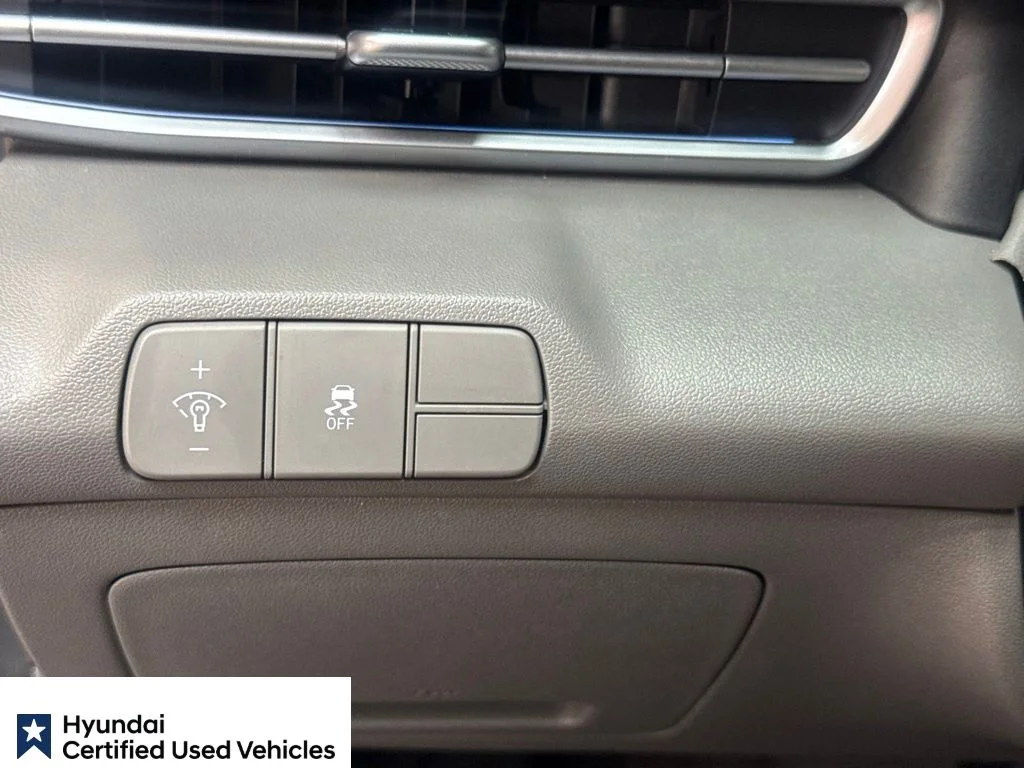 Certified Used 2025 Fluid Metal Hyundai SEL Convenience image 27