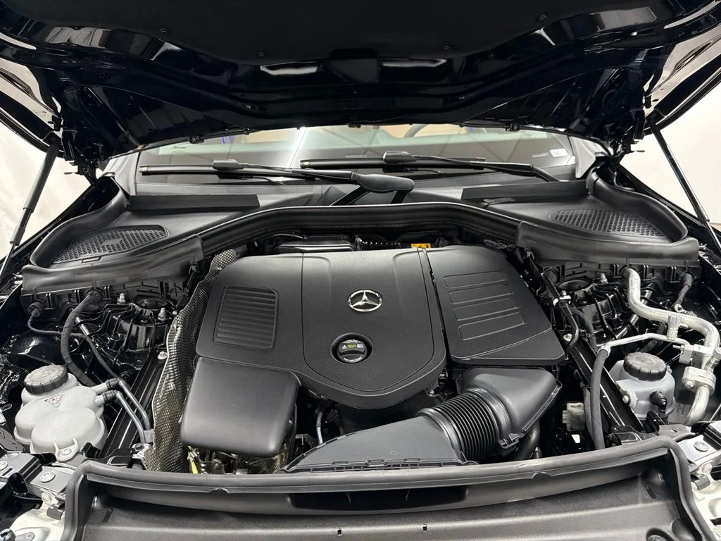 New 2027 Black Mercedes-Benz GLC 300 image 30