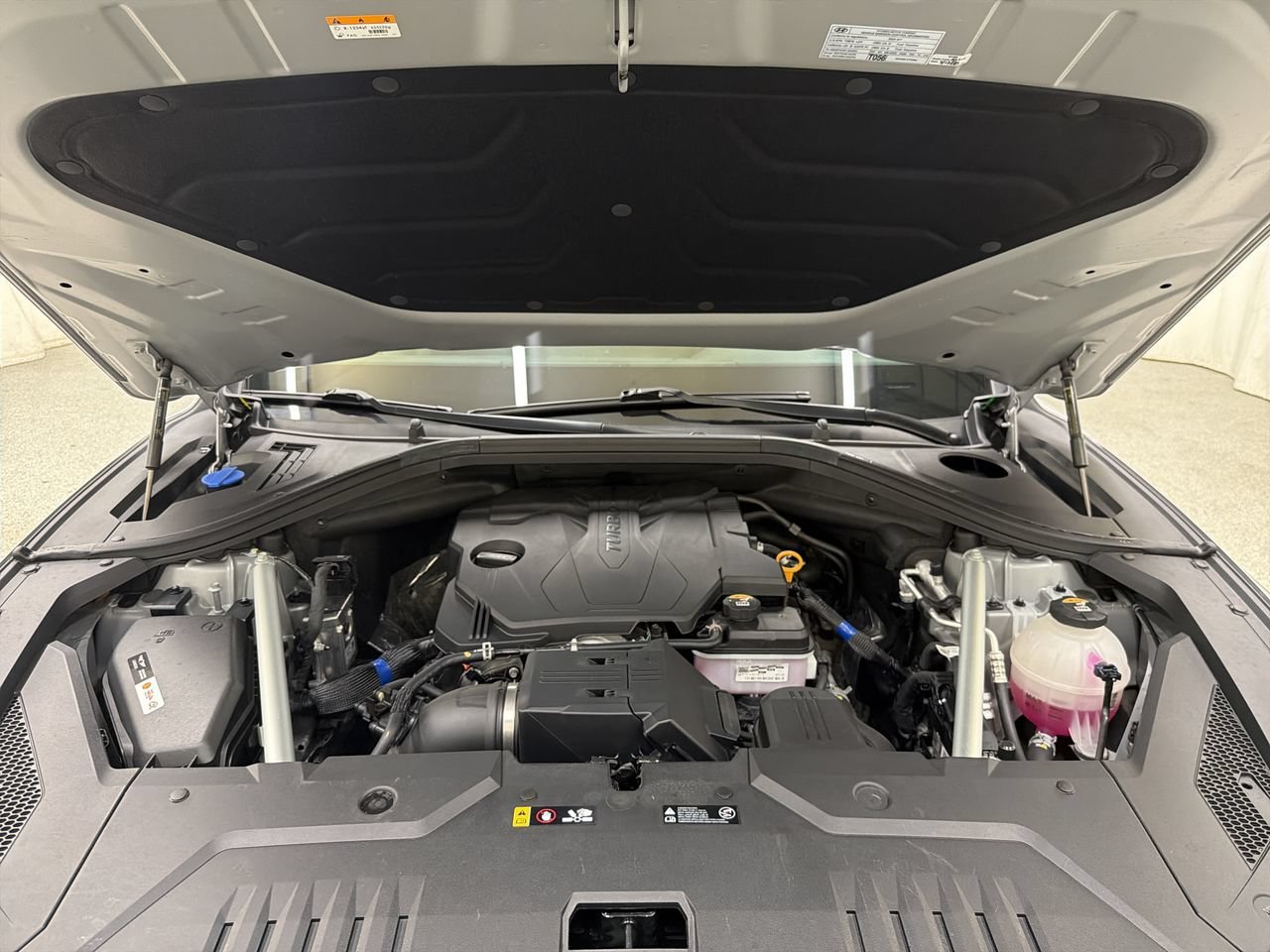 2024 GENESIS GV70 Standard - Photo 11