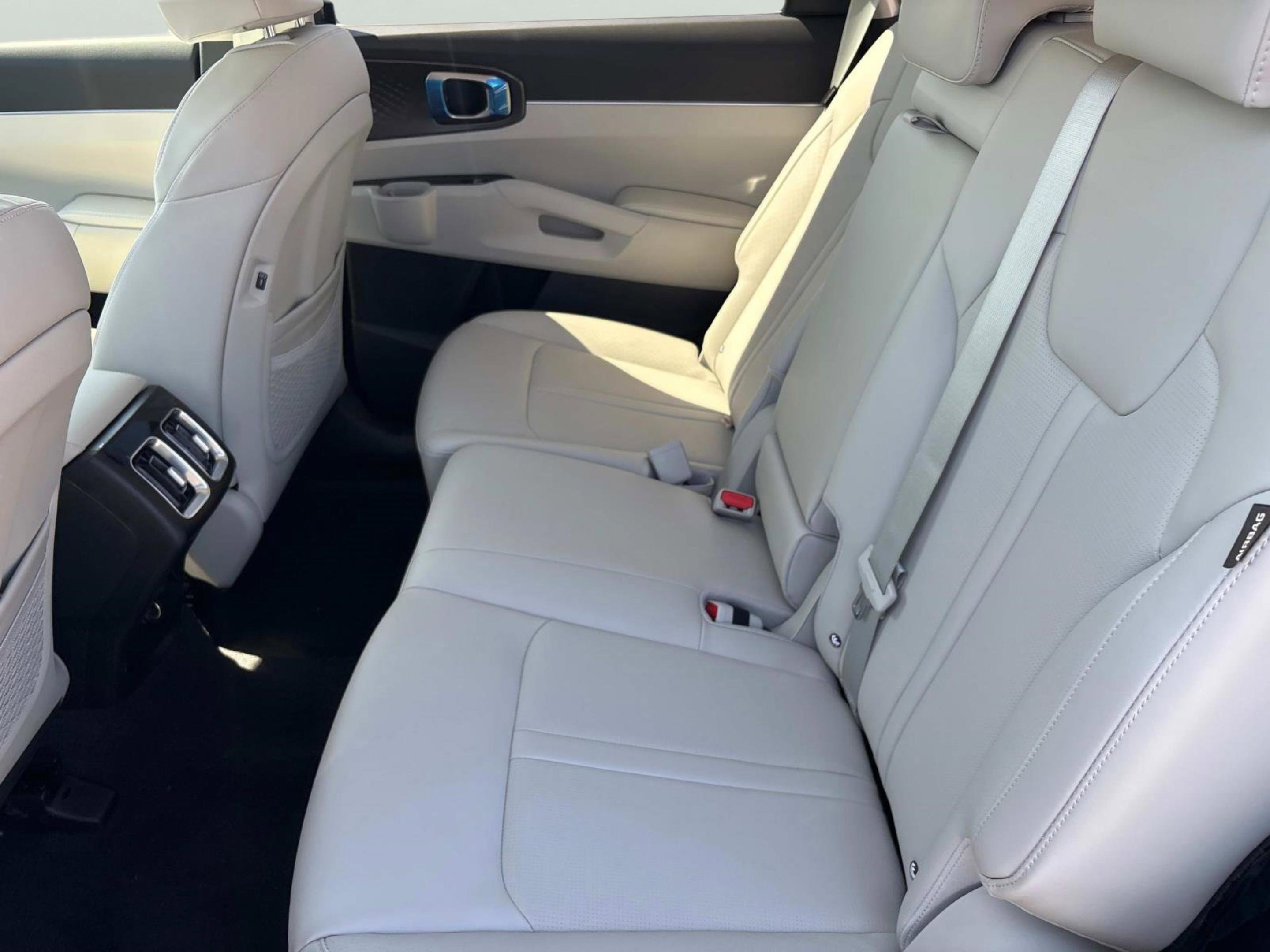 2025 Kia Sorento S - Photo 17