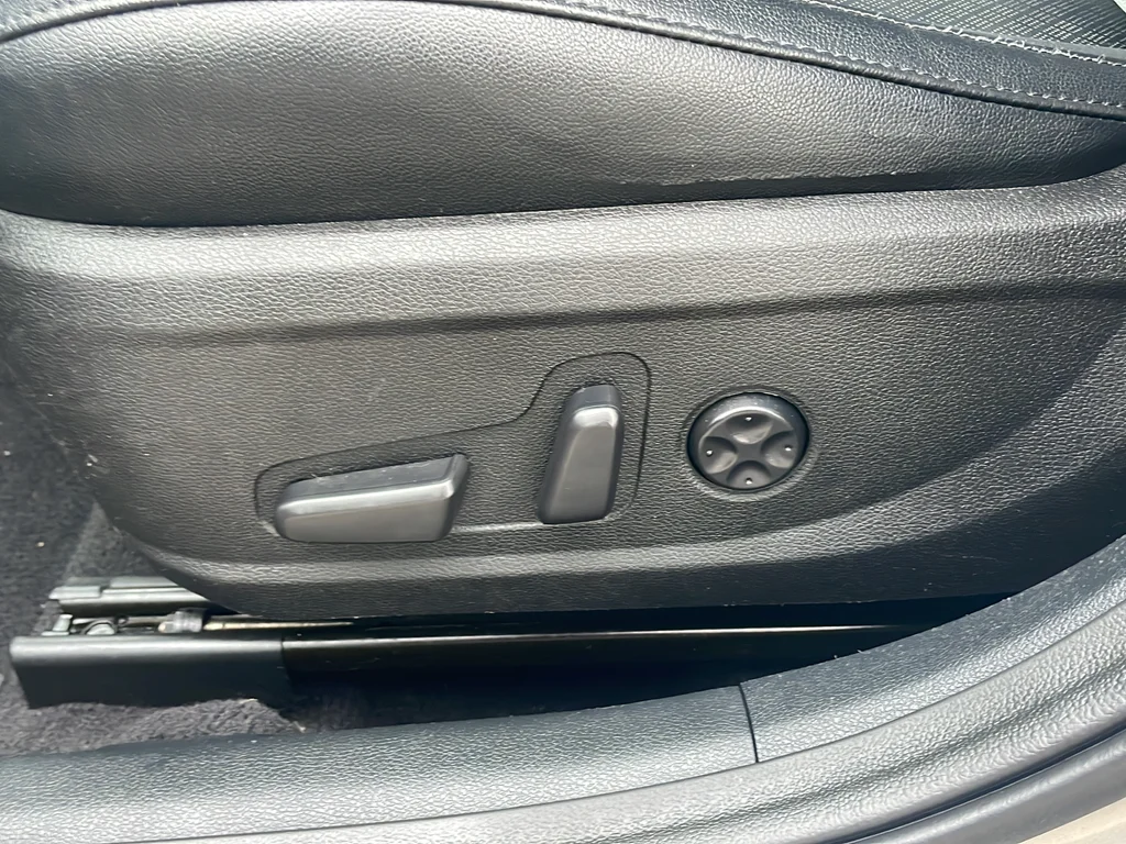 Used 2016 Gray Kia EX image 33