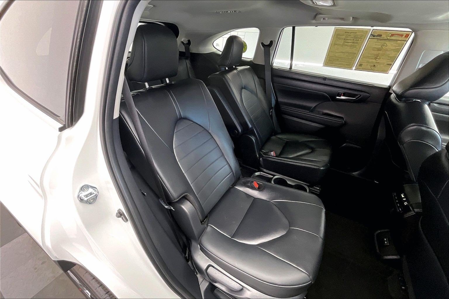 Used 2026 Wind Chill Pearl Toyota XLE image 19