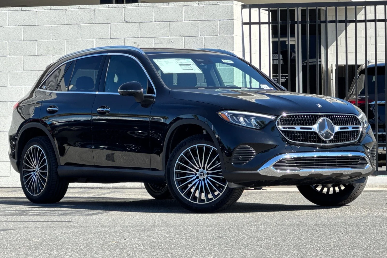 New 2027 Black Mercedes-Benz GLC 300 image 2