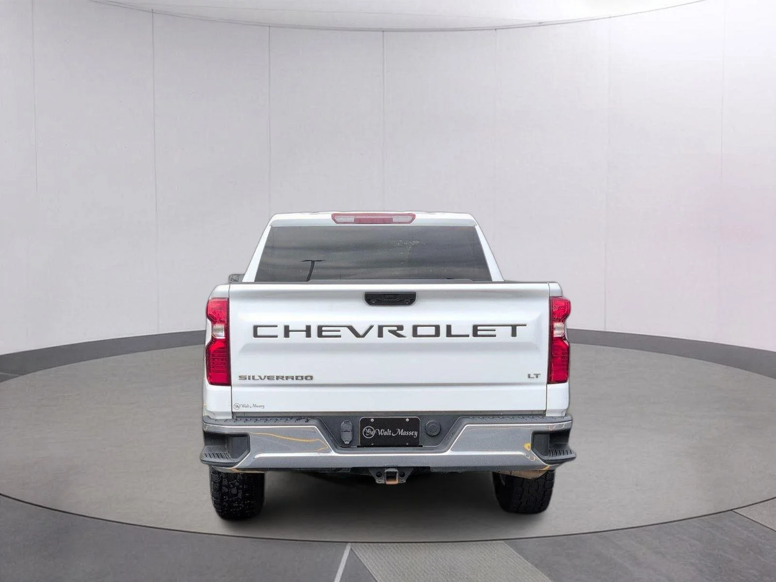 Used 2022 Summit White Chevrolet LT image 4