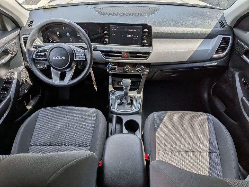Used 2024 White Kia LX image 19