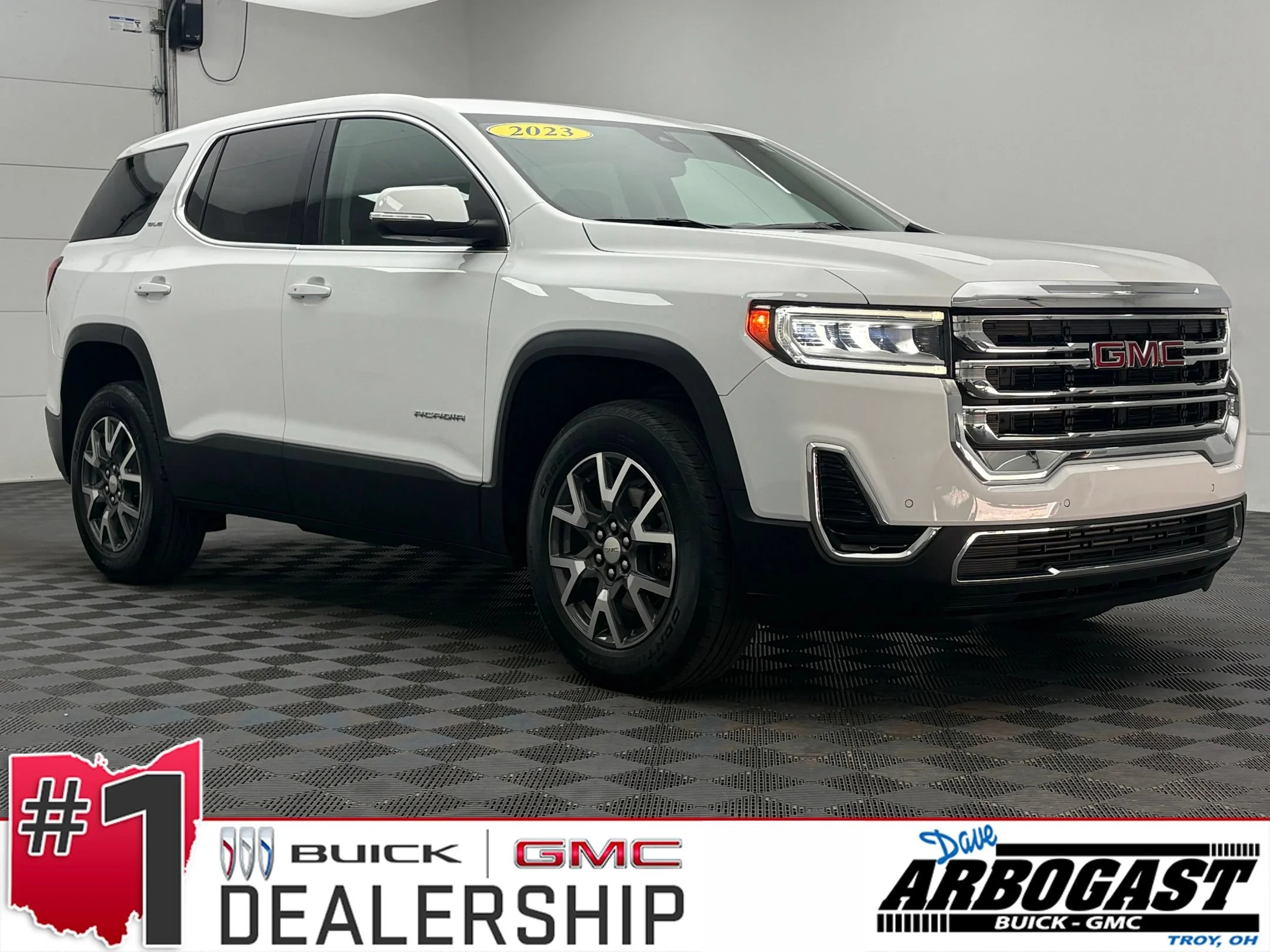 Used 2023 Summit White GMC SLE image 1