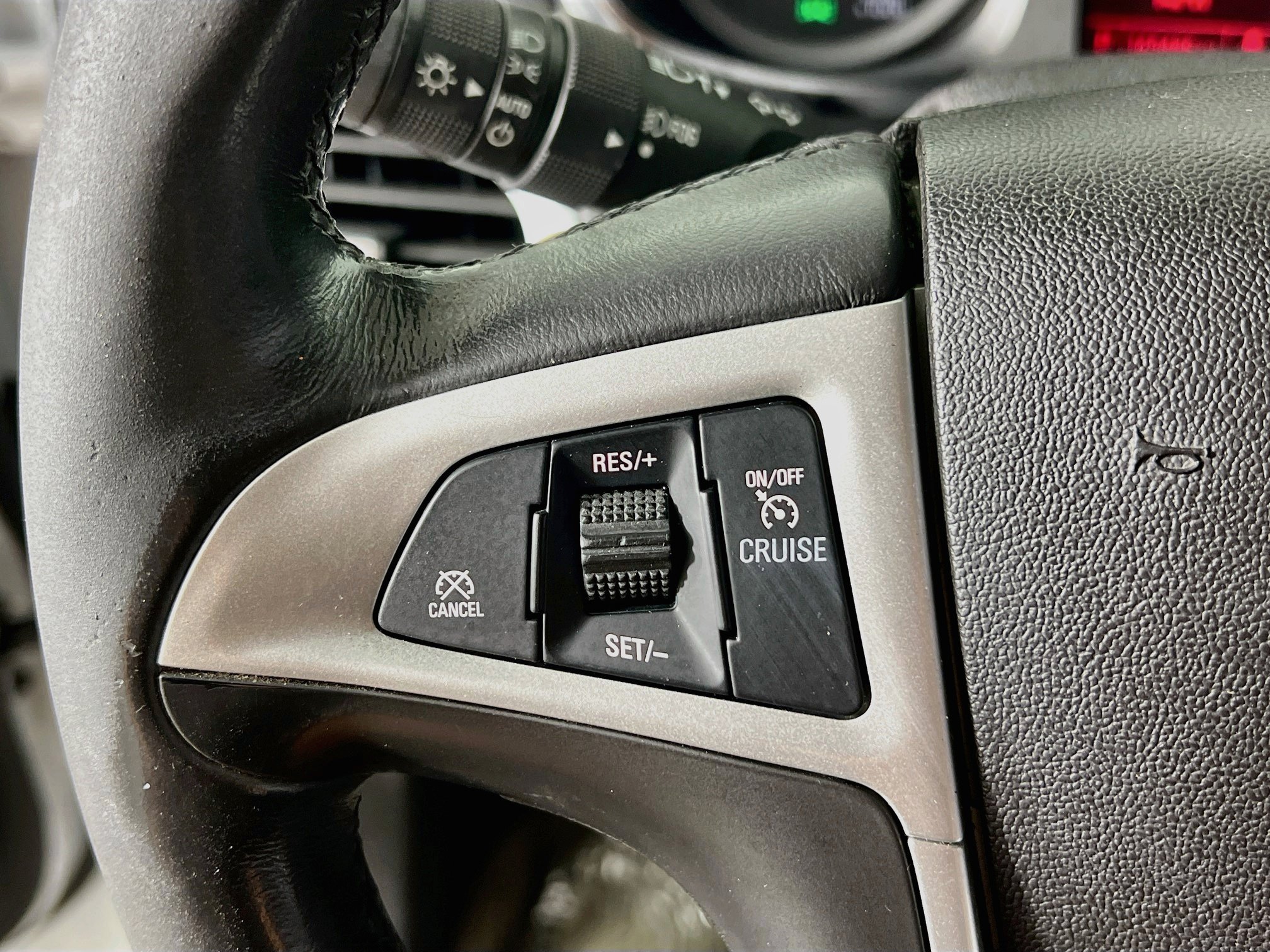 Used 2012 Olympic White GMC SLE-2 image 13