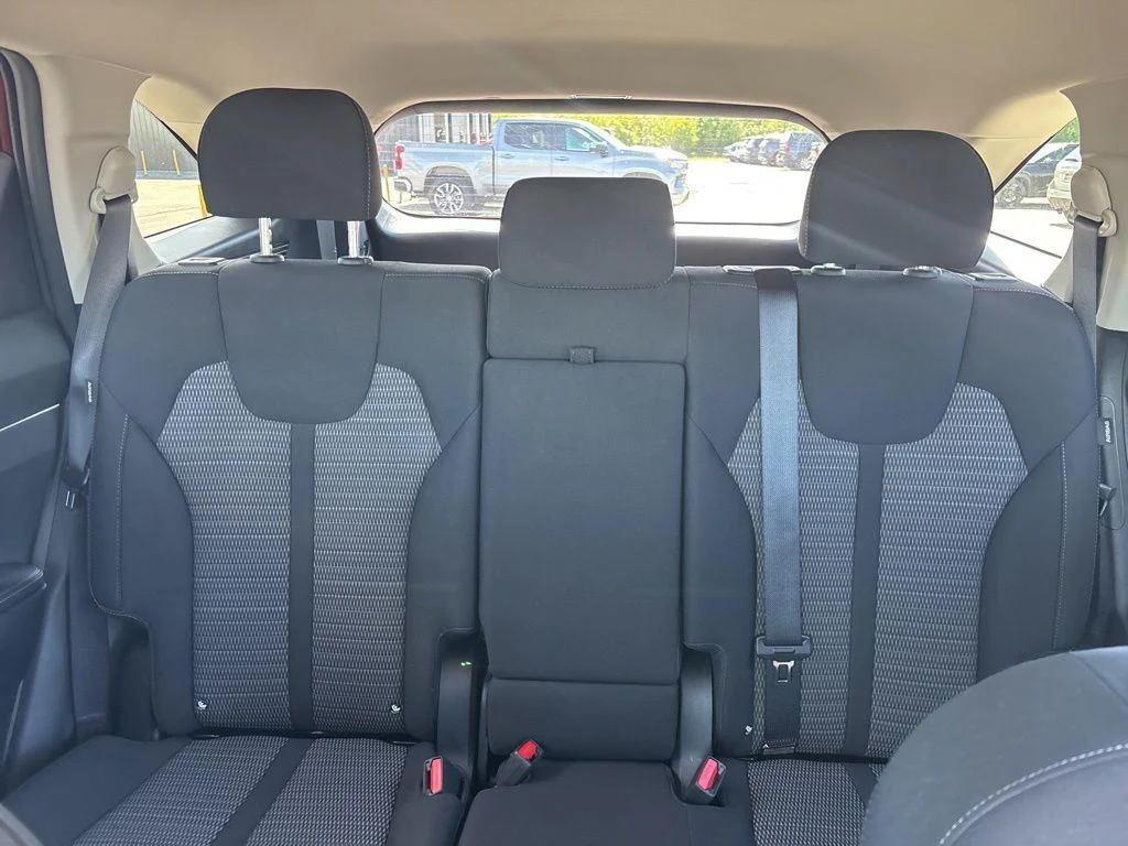 Used 2025 Red Kia LX image 31