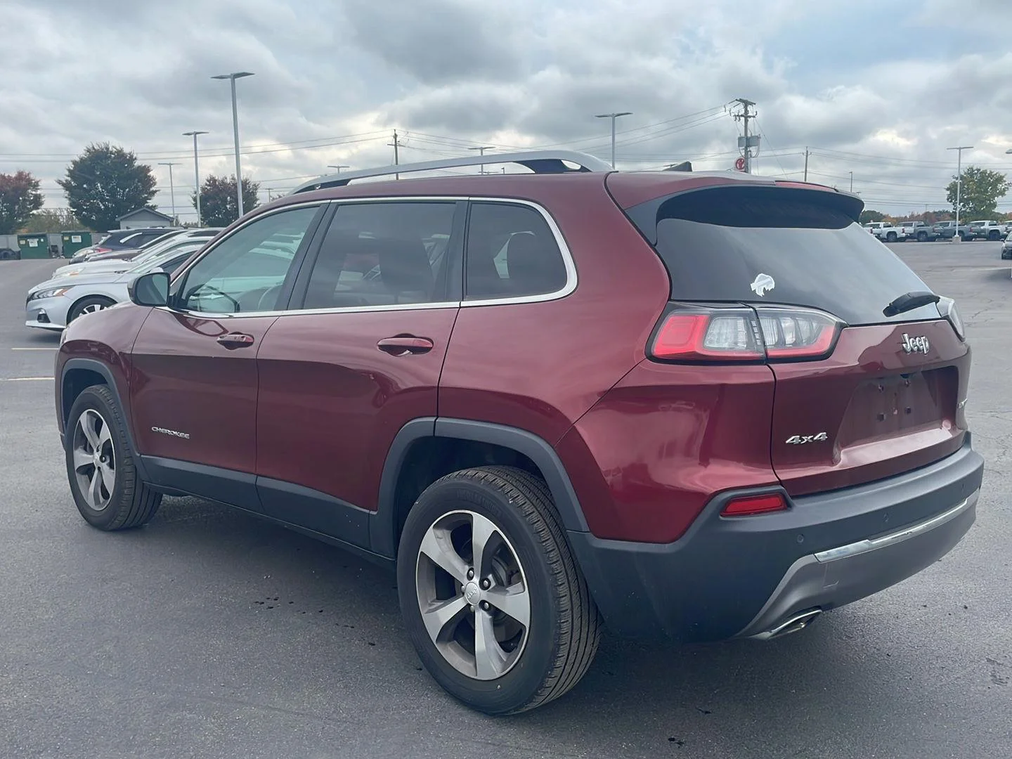 Used 2019 Velvet Red Pearlcoat Jeep Limited image 10