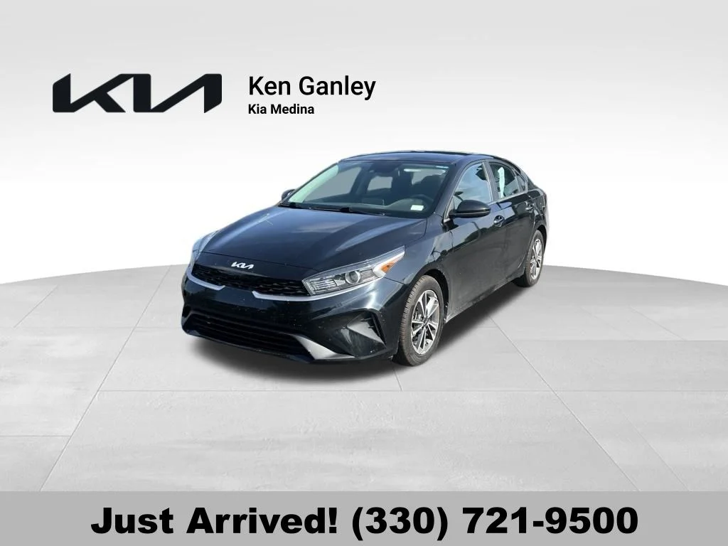 2022 Kia Forte LXS AT's photo