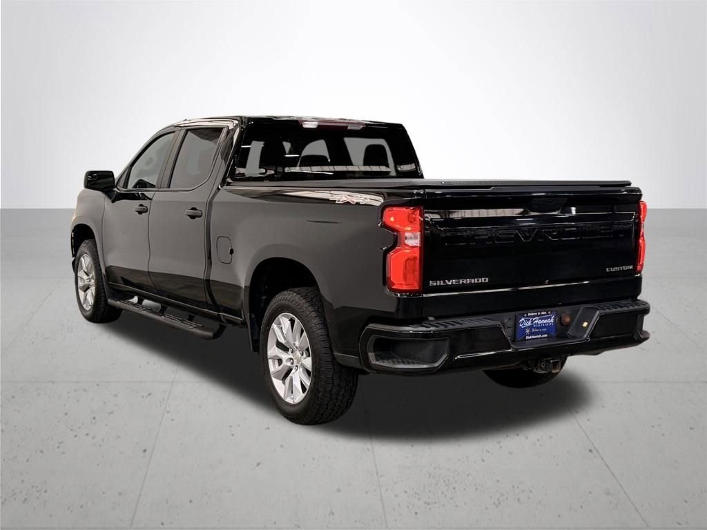 Used 2022 Black Chevrolet Custom image 12