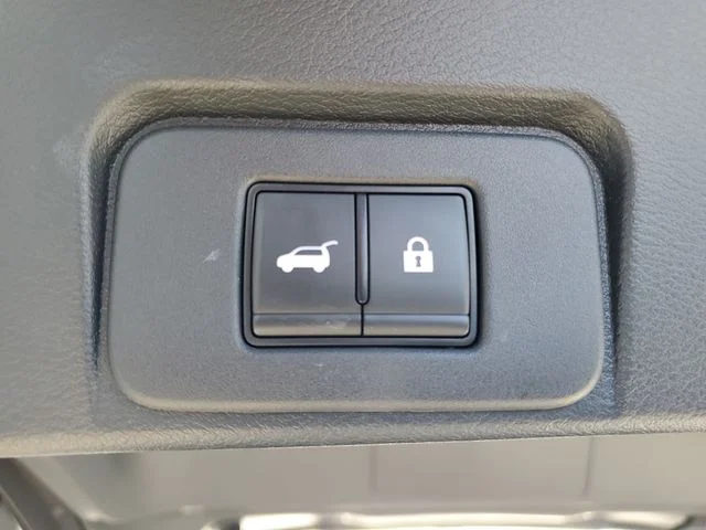 Certified Used 2025 Gold Nissan SL image 11