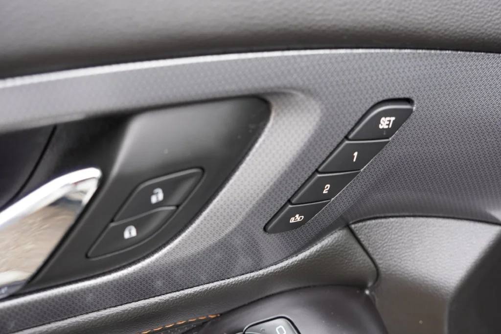 Certified Used 2019 Iridescent Pearl Tricoat Chevrolet Premier image 25