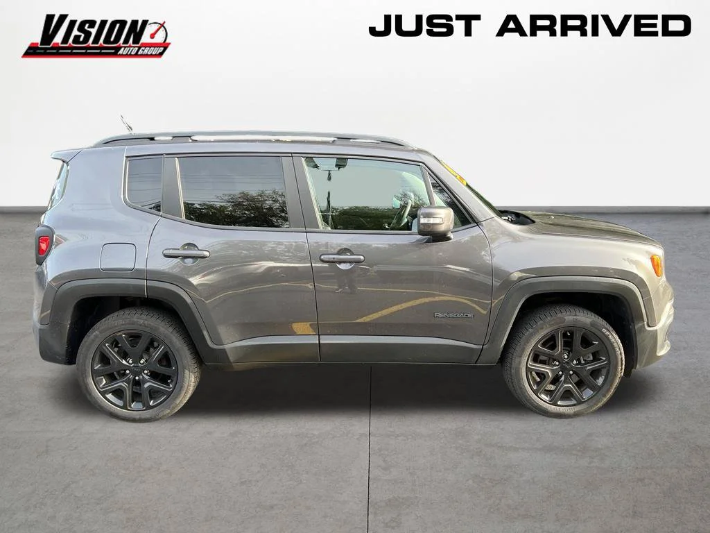 Used 2017 Gray Jeep Latitude image 6