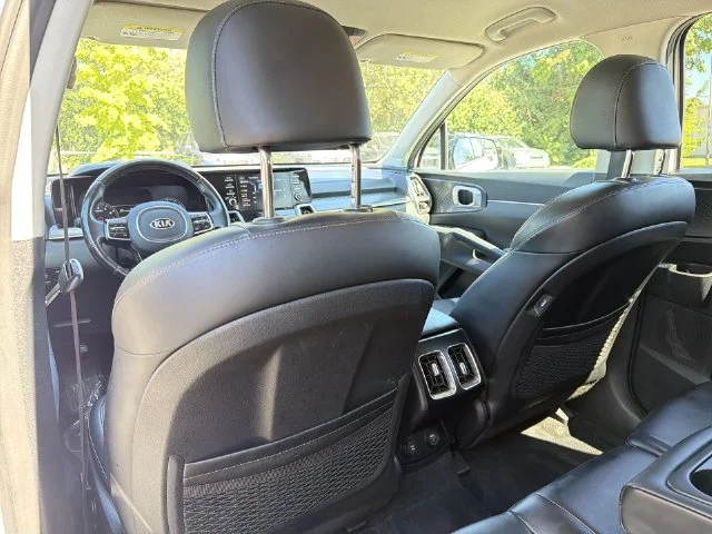 Used 2021 White Kia S image 26