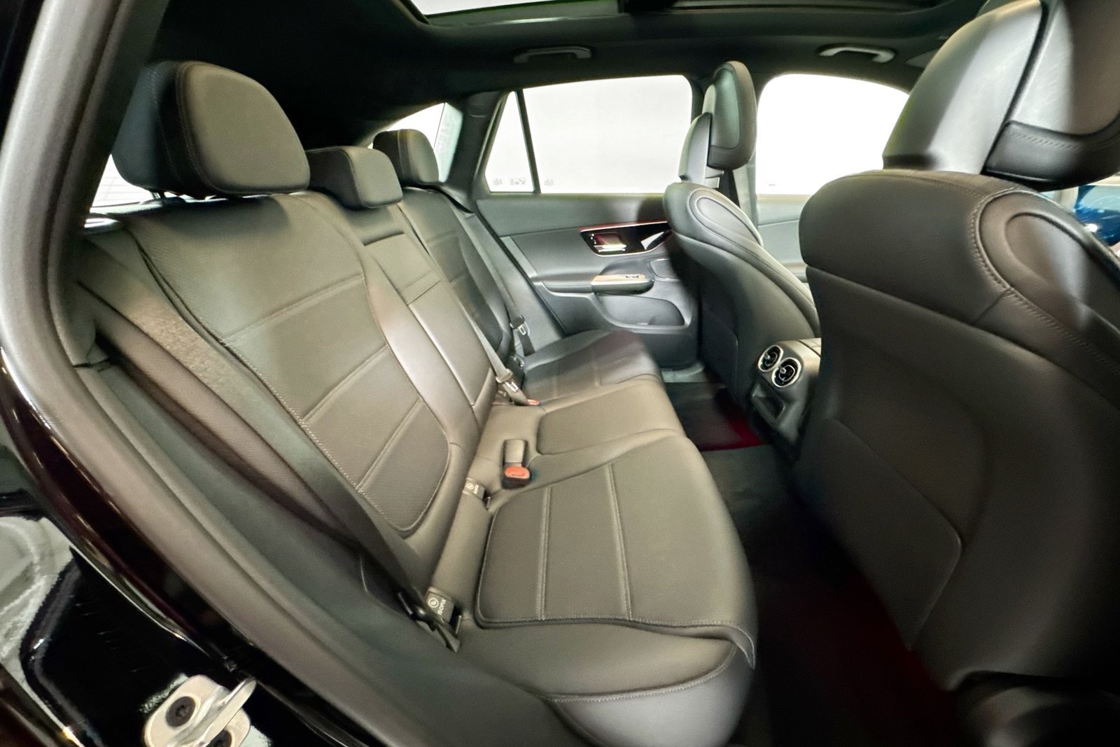 New 2026 Black Mercedes-Benz GLC 300 image 25