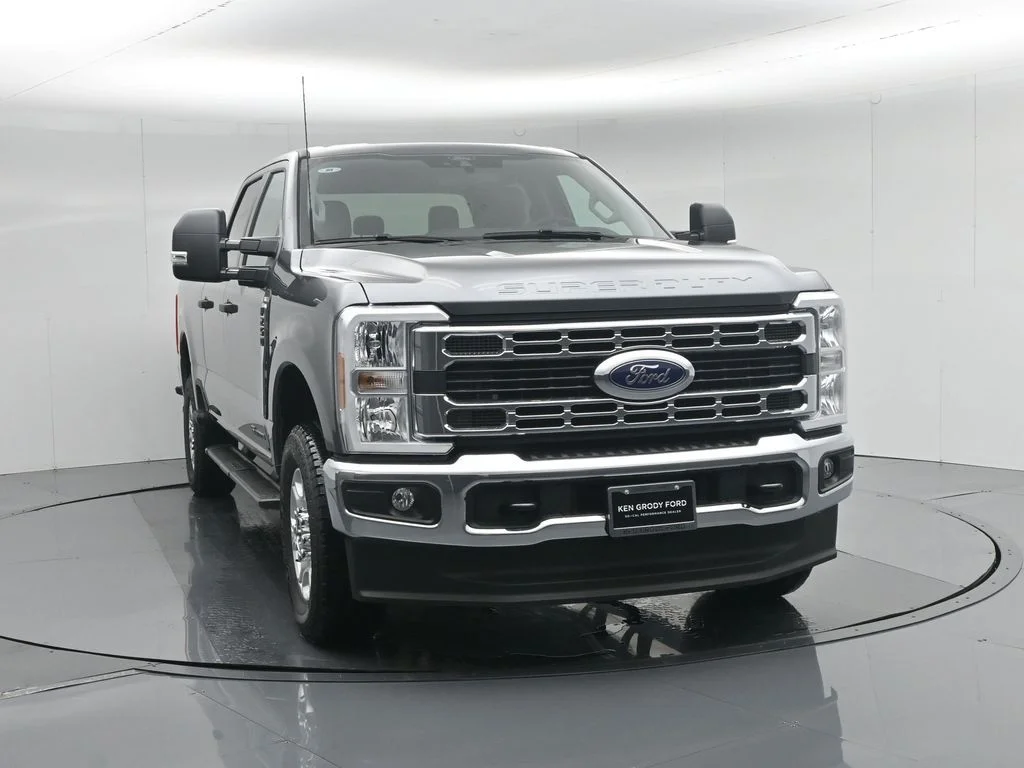 New 2026 Carbonized Gray Metallic Ford XLT image 54