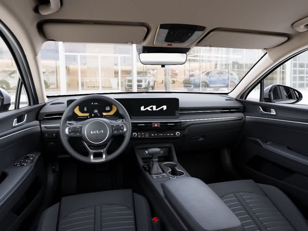 New 2026 SWP/SNOW WHITE Kia LXS image 14
