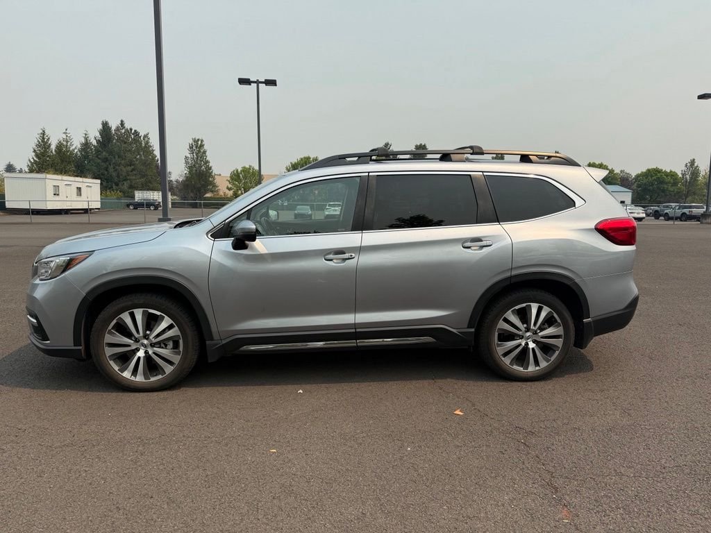 Used 2022 Ice Silver Metallic Subaru Limited image 3
