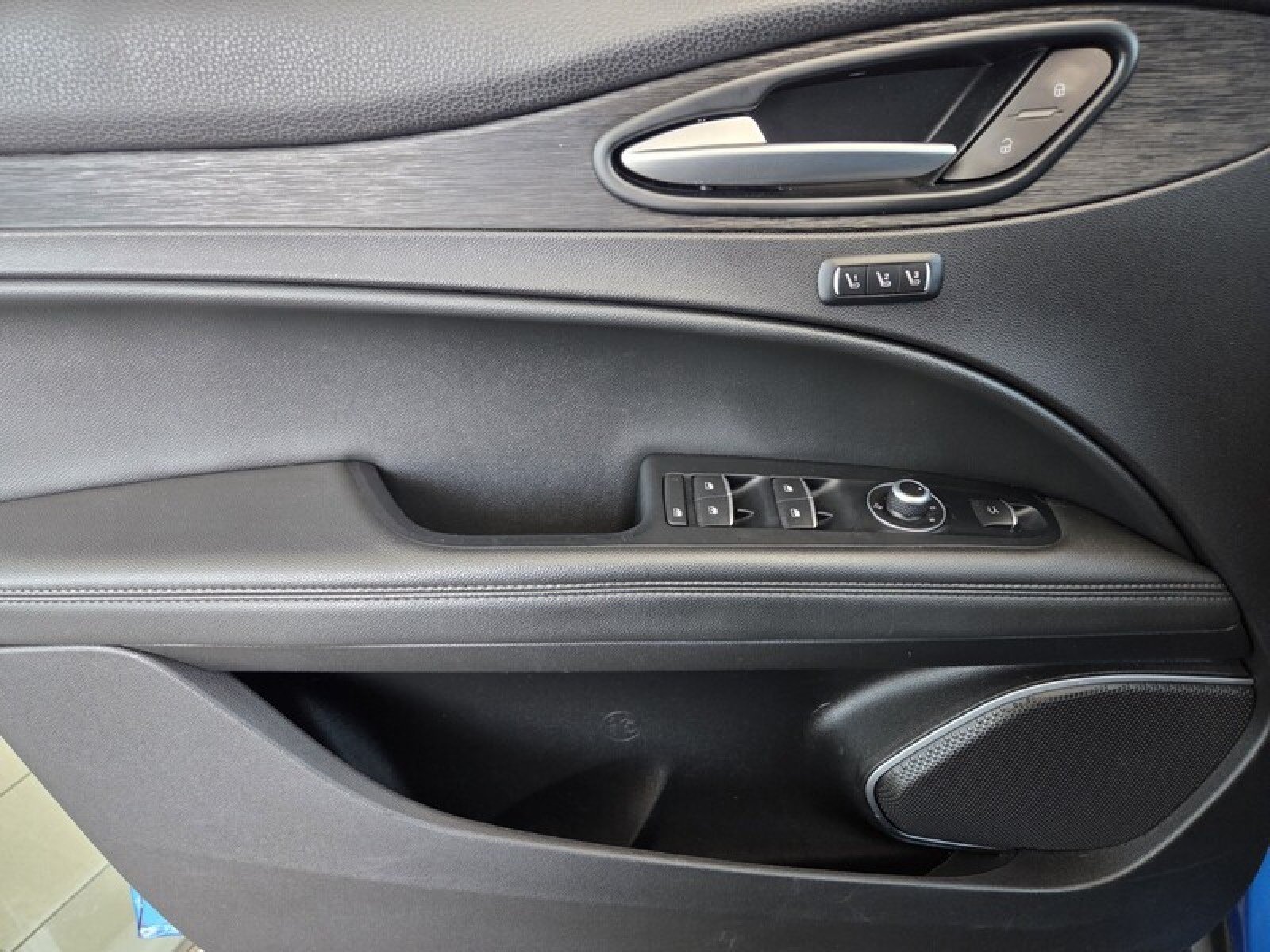 Used 2019 MISANO BLUE MET Alfa Romeo  image 24