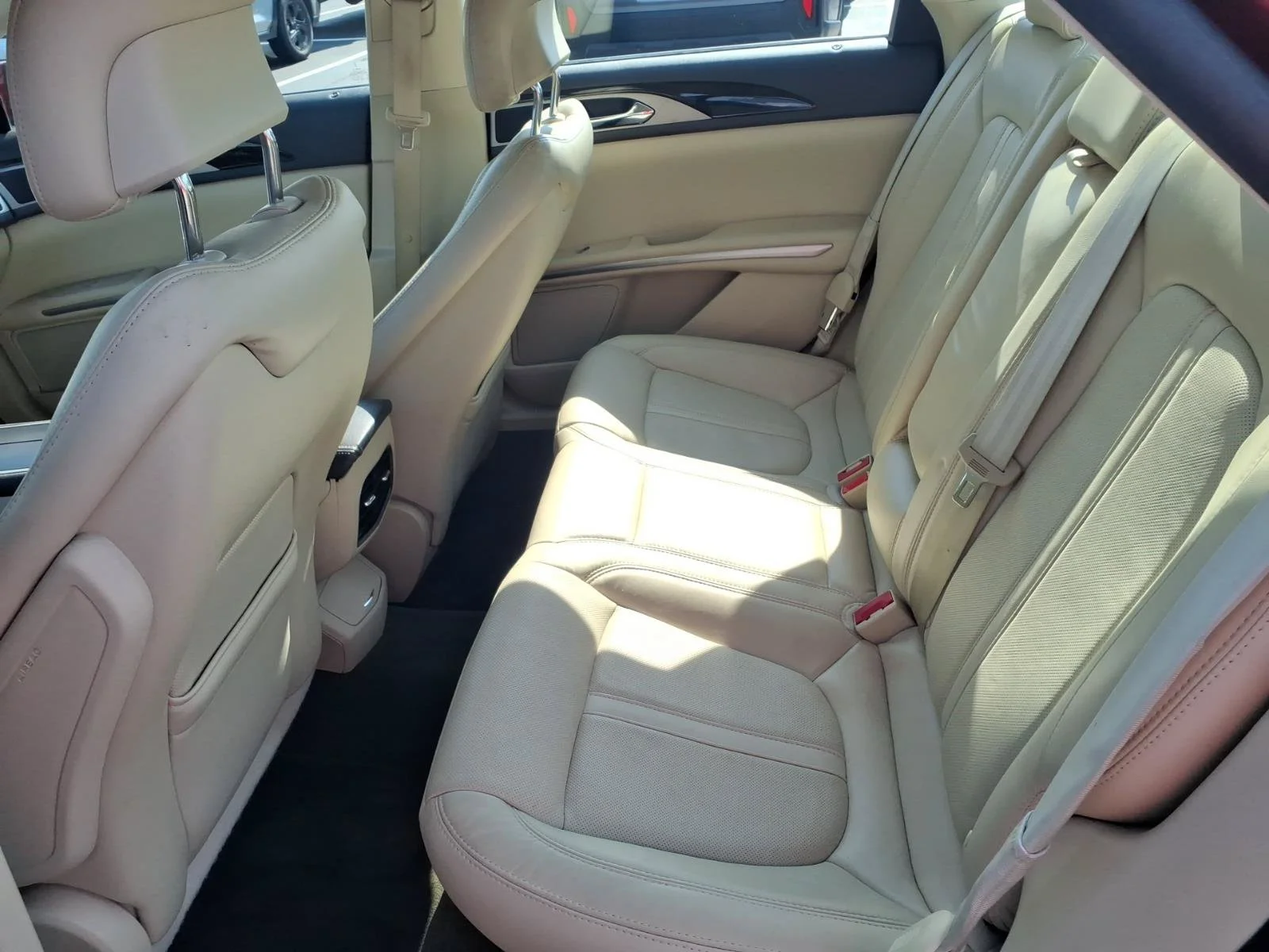Used 2014 Ruby Red Metallic Lincoln Base image 25