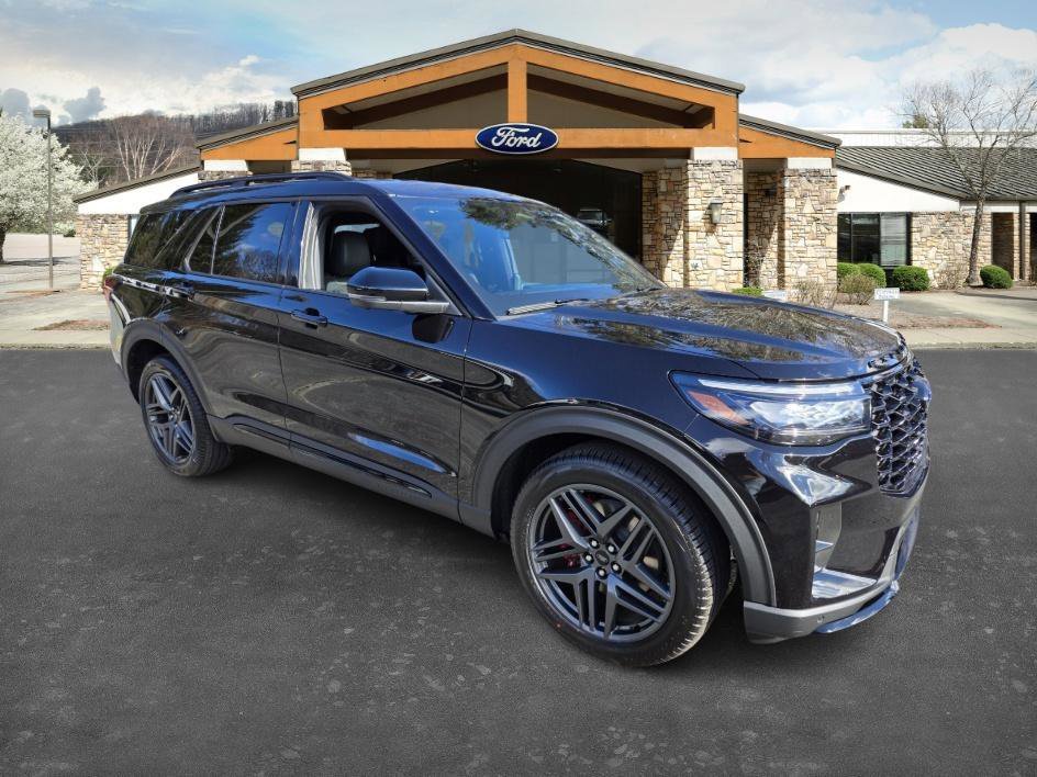 New 2026 Agate Black Metallic Ford ST image 3