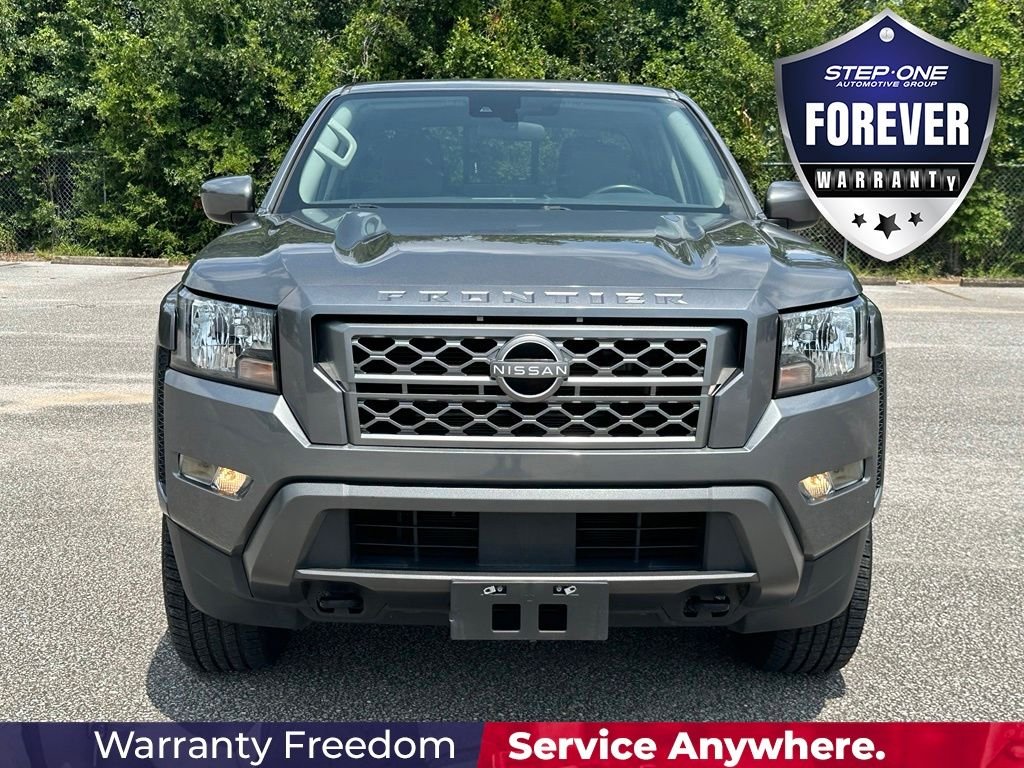 Used 2022 Gray Nissan SV image 9