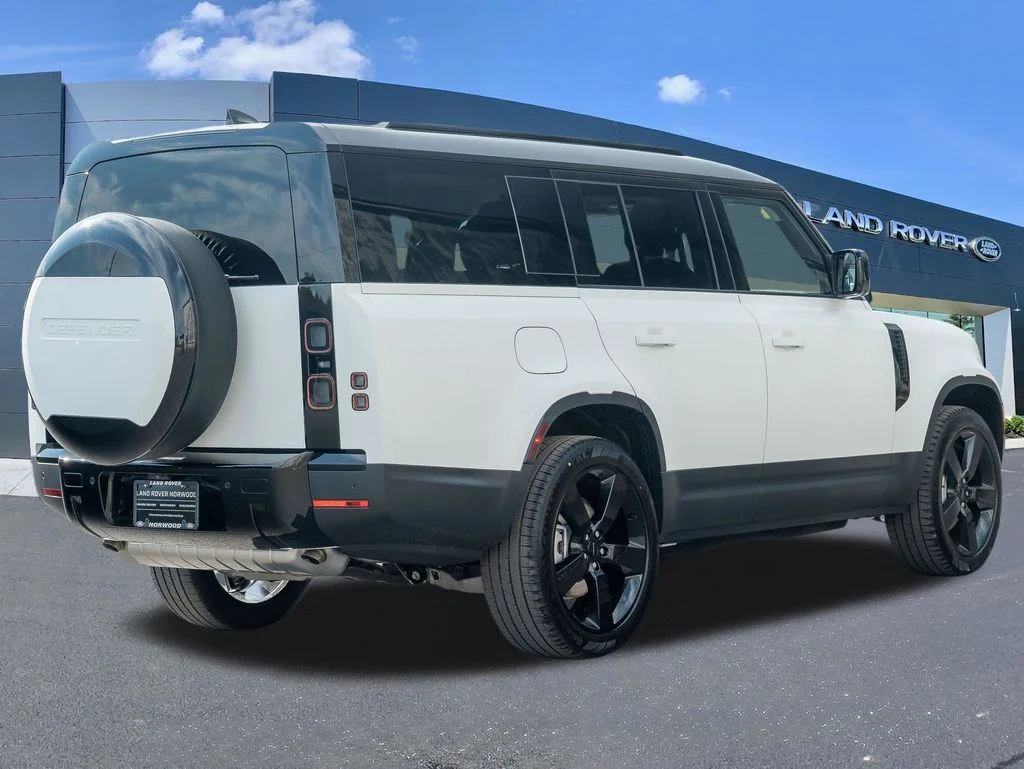 New 2026 Fuji White Land Rover S image 4