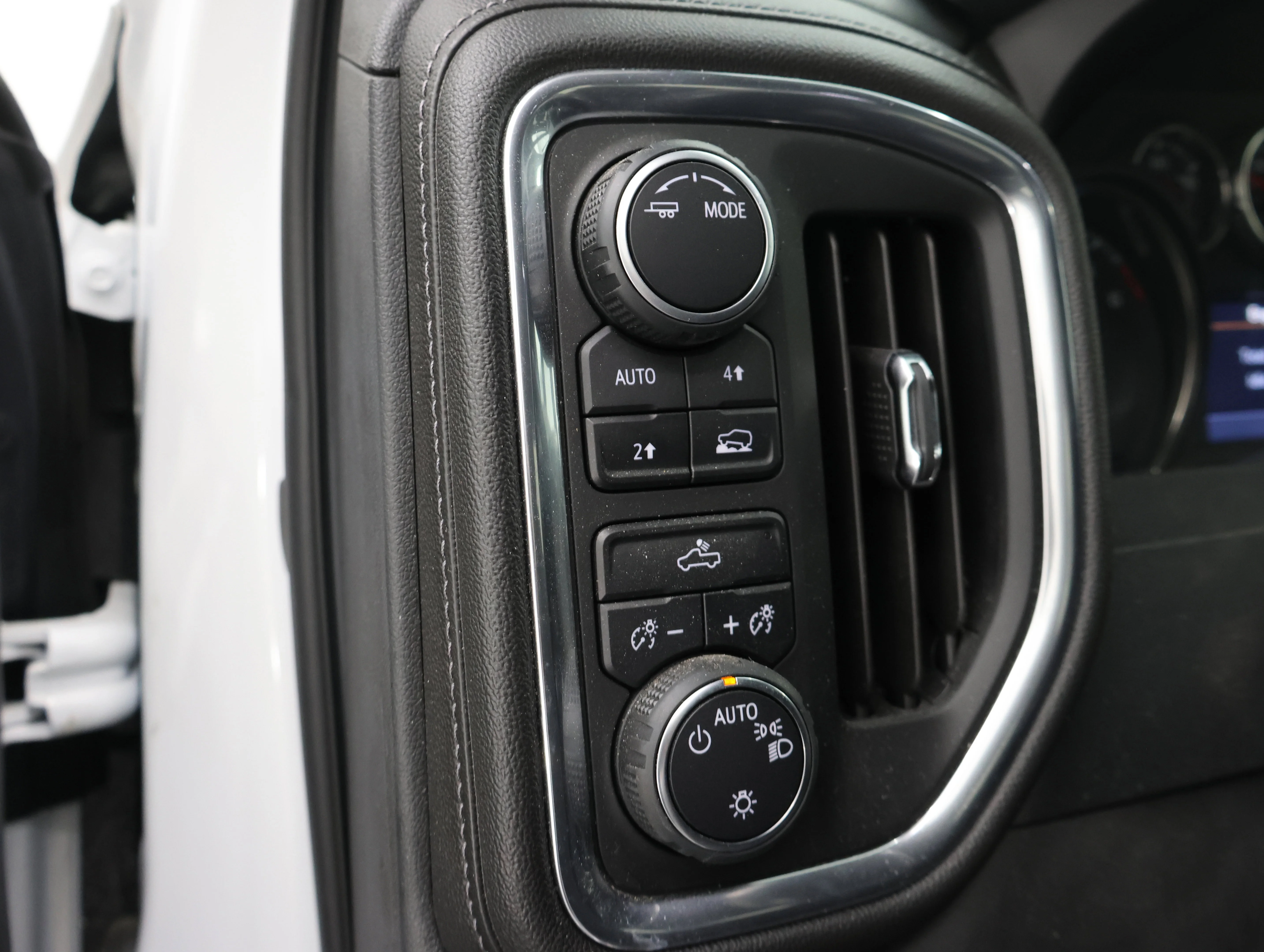 Used 2020 Summit White Chevrolet LT image 40