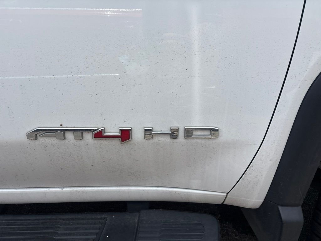 Used 2020 White GMC AT4 image 10