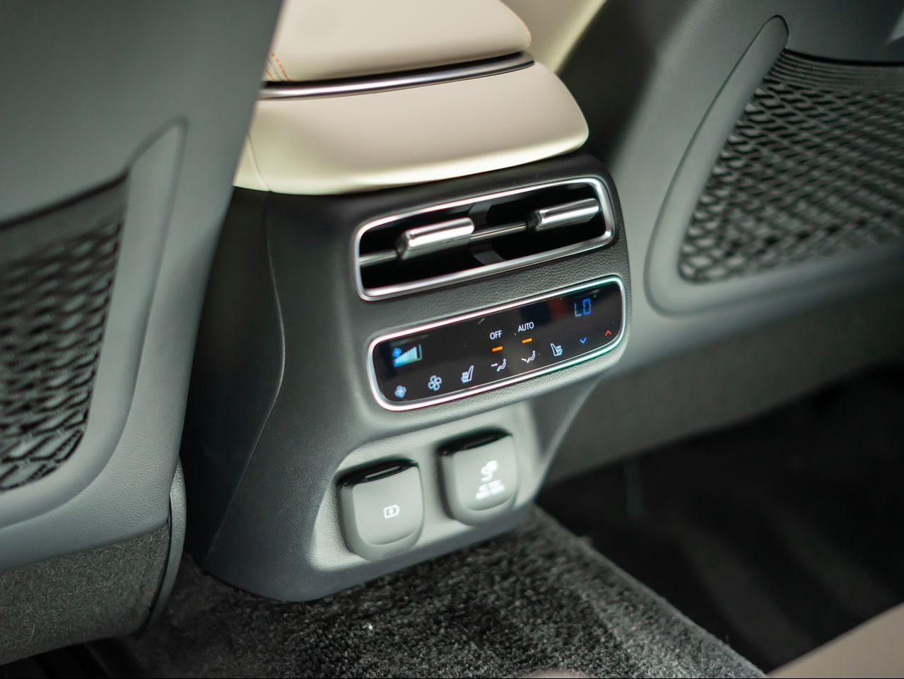 2026 GENESIS GV70 Sport Prestige - Photo 16