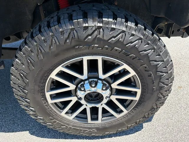 Used 2017  Ford Lariat image 12