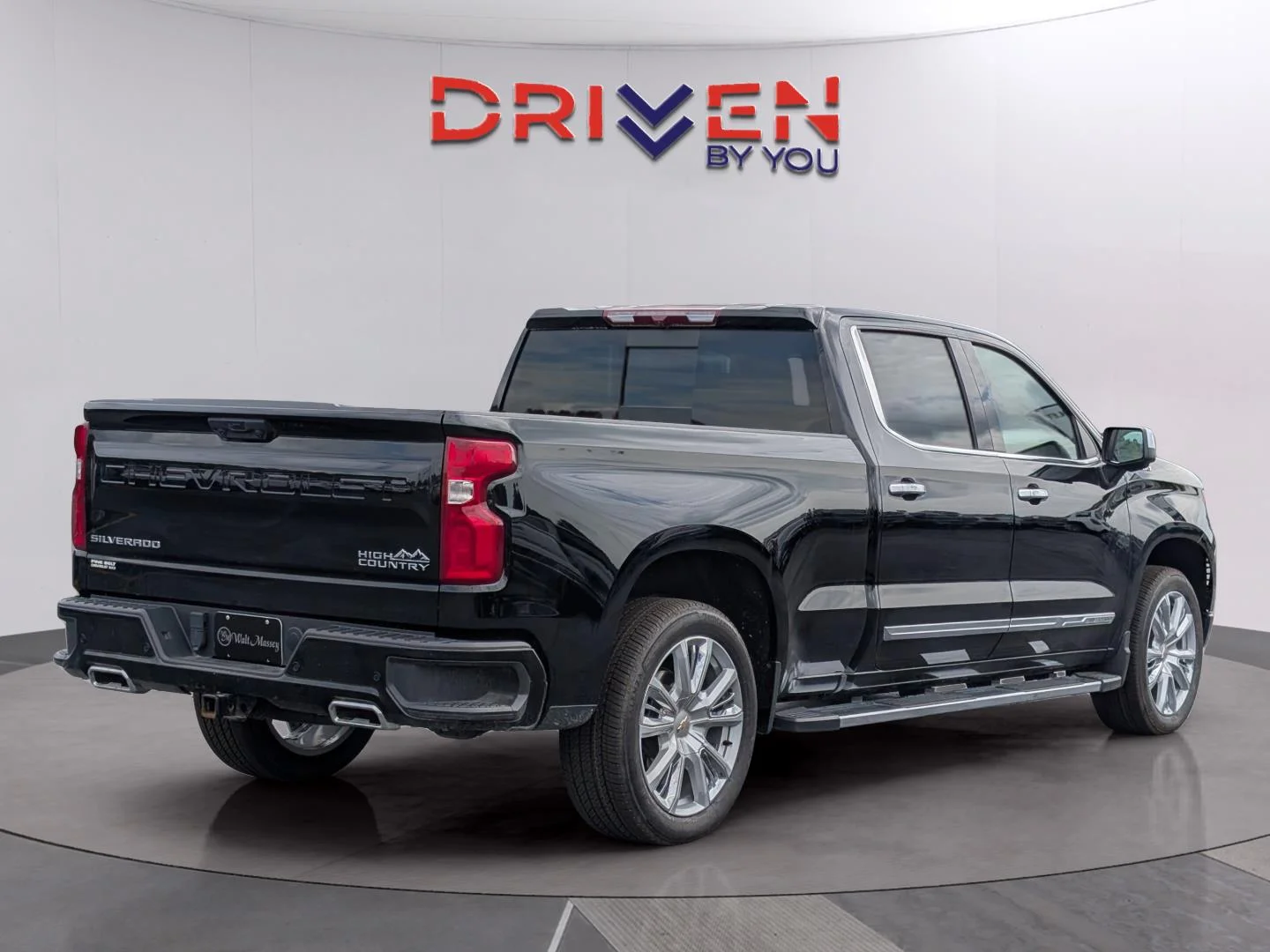 Used 2024 Black Chevrolet High Country image 5