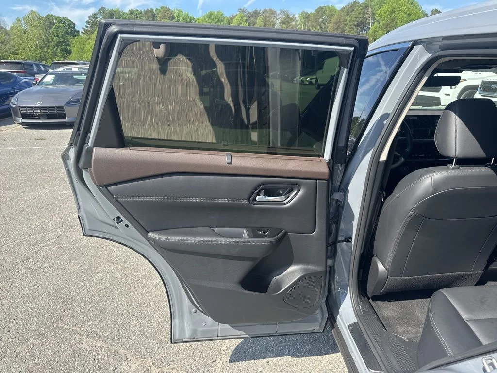 Used 2023 Gray Nissan SL image 27