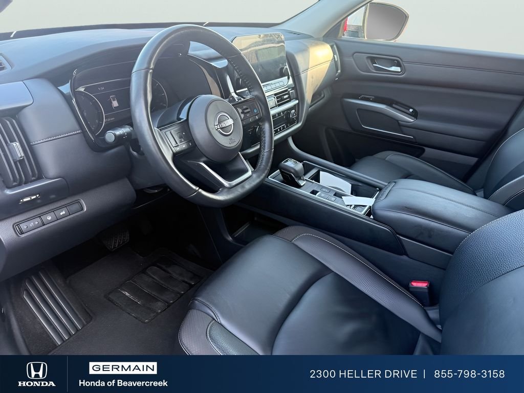 Used 2025 Everest White Pearl Tricoat Nissan SL image 6