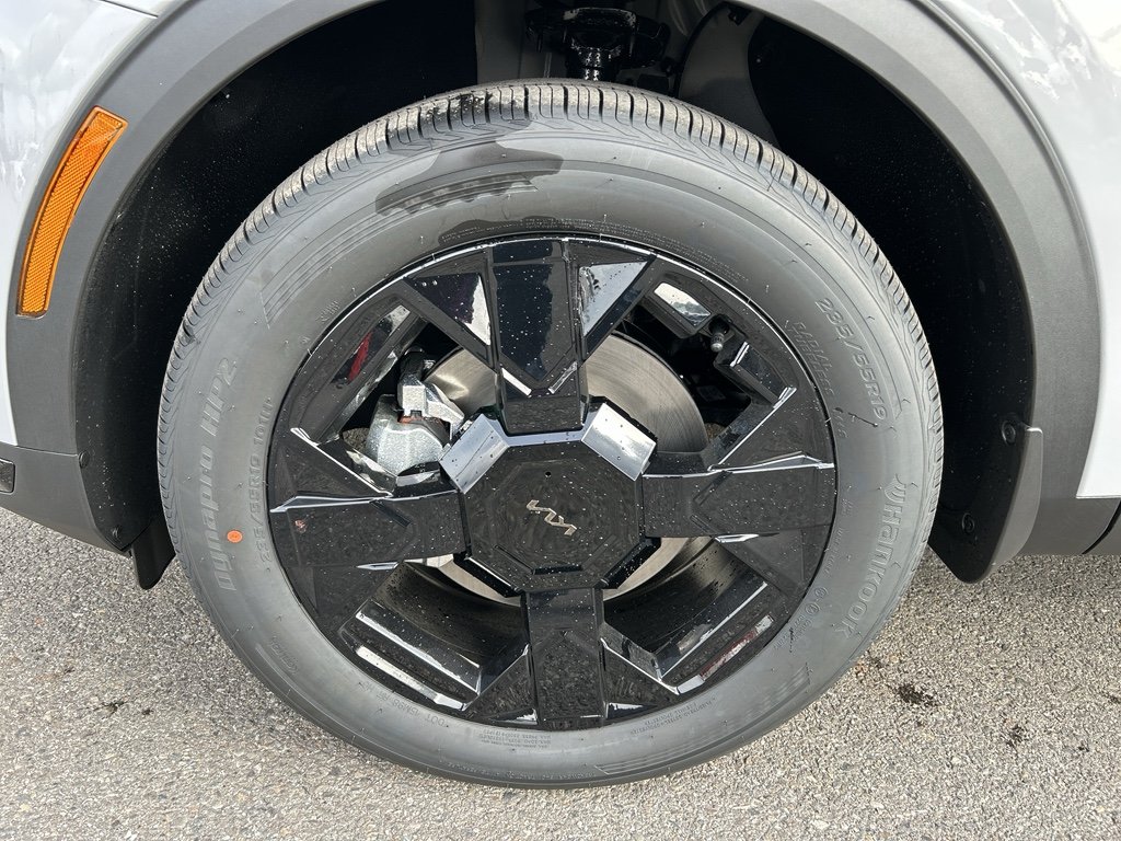 New 2026 Wolf Gray Kia X-Line image 9