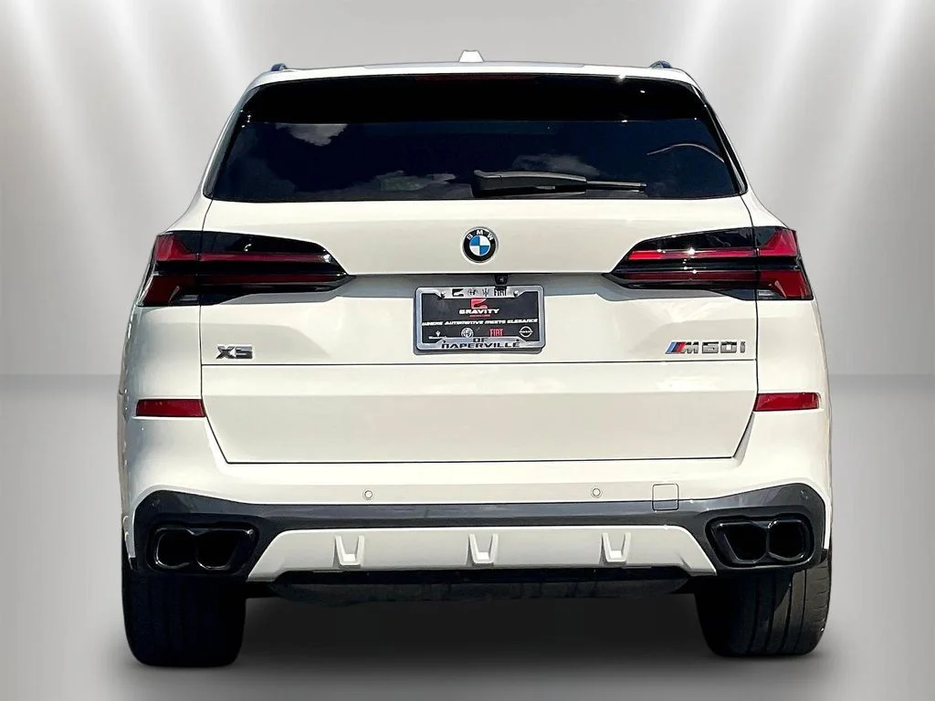 Used 2025 Alpine White BMW M60i image 5