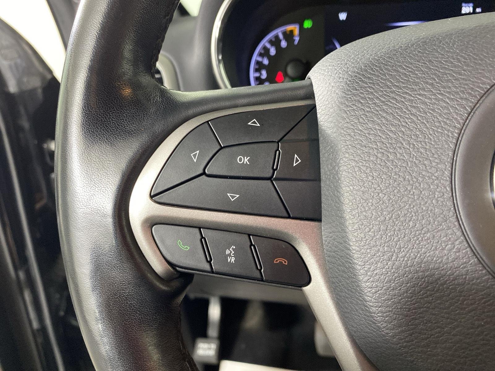 Used 2020 Diamond Black Crystal Pearlcoat Jeep North image 20