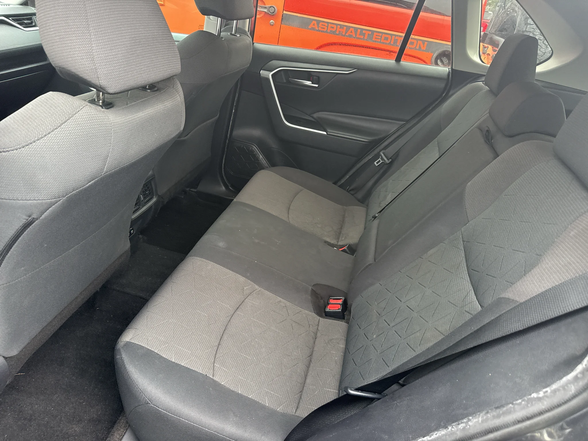 Used 2019 Magnetic Gray Metallic Toyota XLE image 3