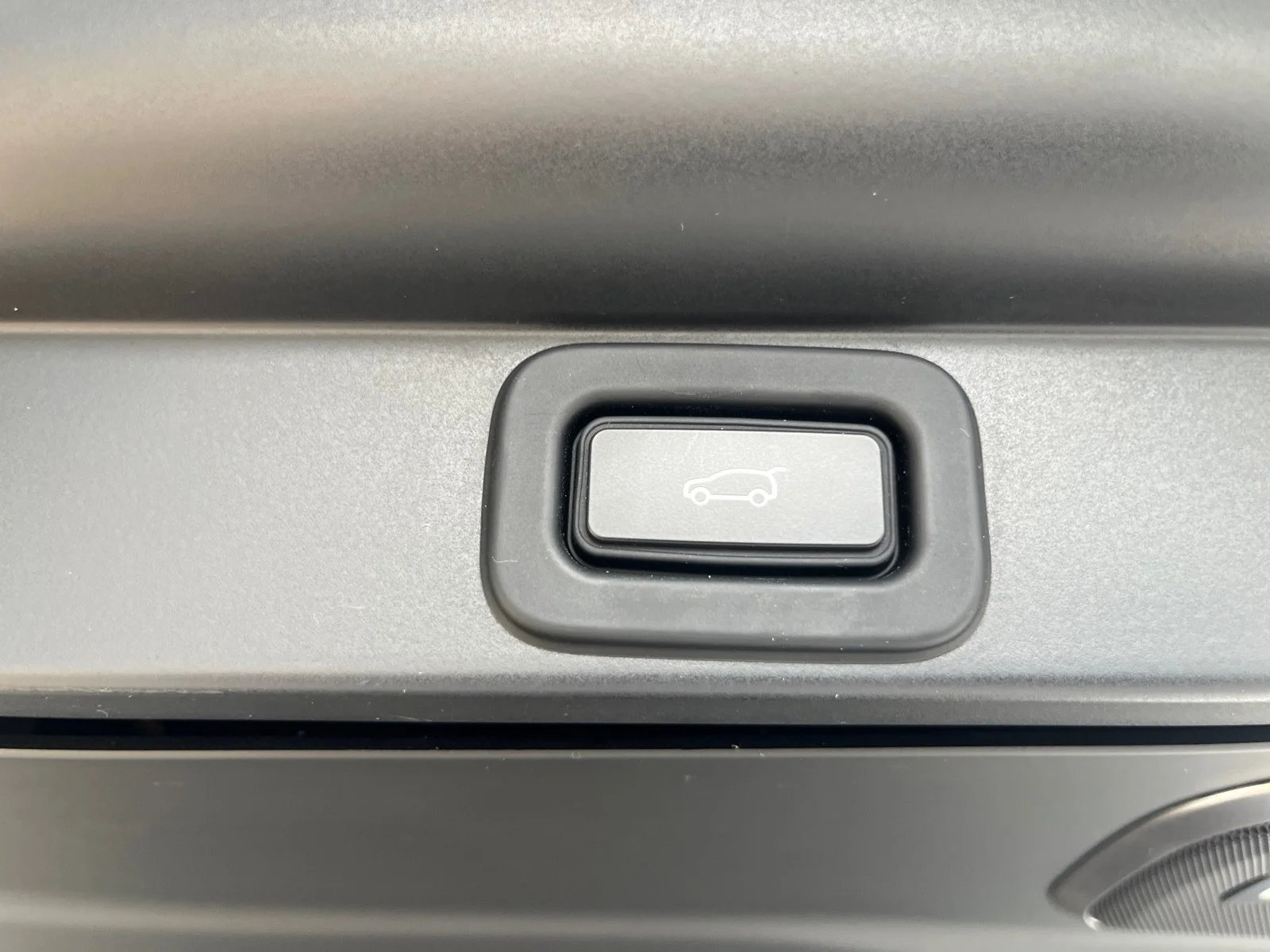 Used 2022 Fuji White Land Rover SE AWD image 15