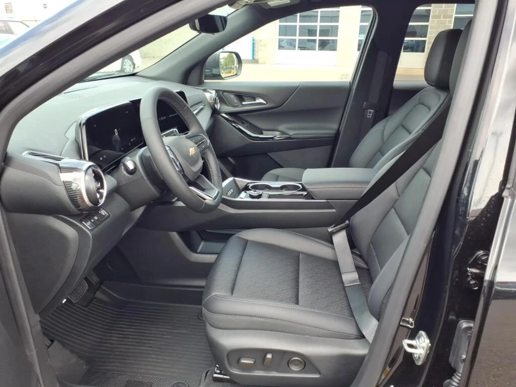 New 2026 Mosaic Black Metallic Chevrolet FWD LT image 7