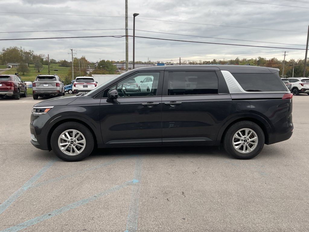 2023 Kia Carnival LX photo 4