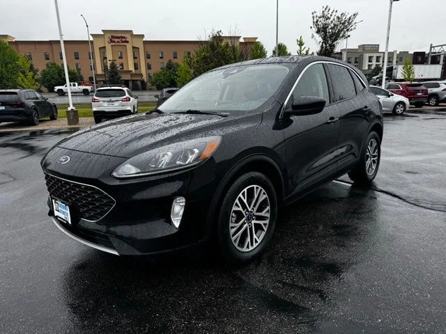 Used 2022  Ford SEL image 2
